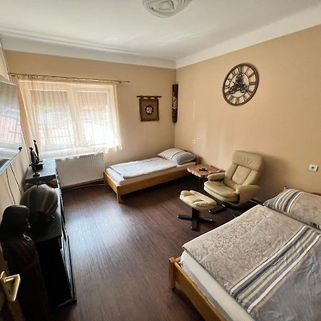 Fehér galamb apartman Gyál Kültér fotó