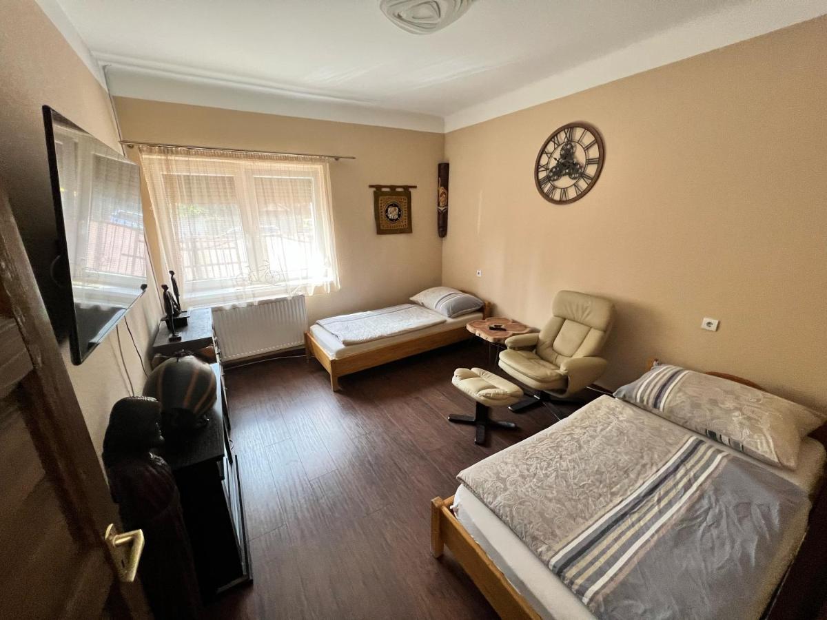Fehér galamb apartman Gyál Kültér fotó